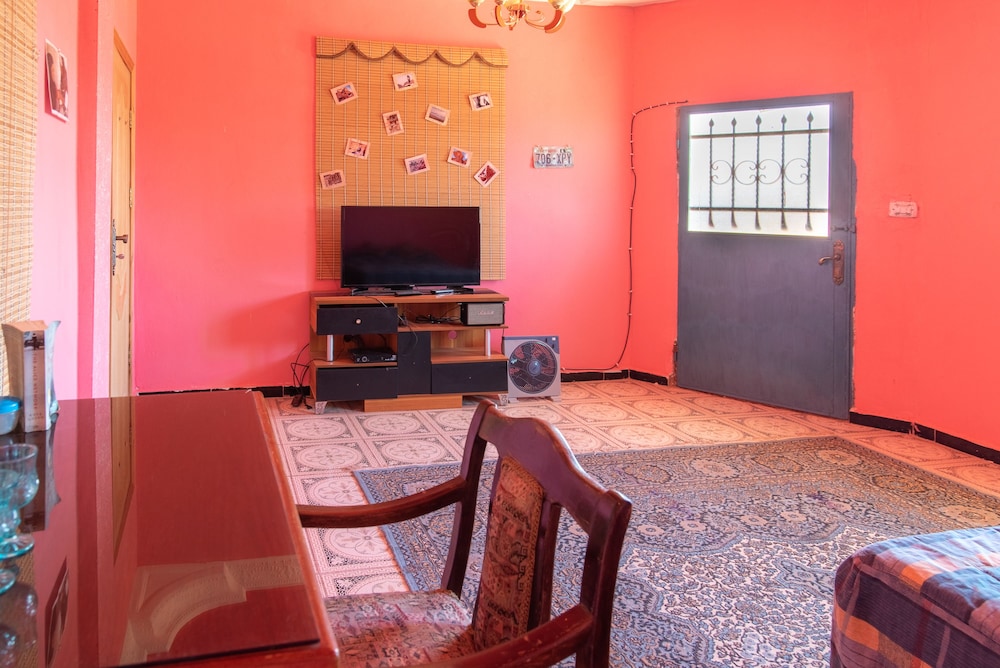 bedouin pink ecohouse hostel