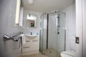 Markham Court,Carrara>>Broadbeach,3 star