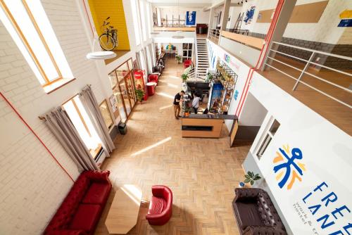 Freelander Work And Travel Hostel,Dubovy Park>>Bishkek,2 star