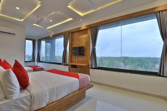 Hotel Hill City,Infocity>>Gandhinagar,3 star