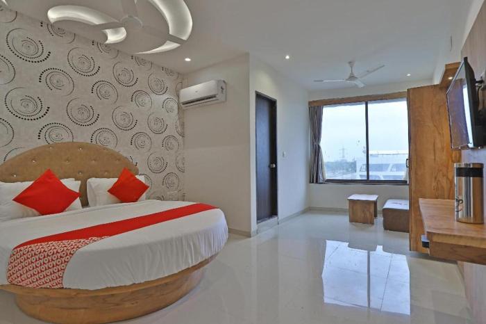 Hotel Hill City,Infocity>>Gandhinagar,3 star