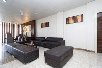 oyo 10967 dhola maru resort