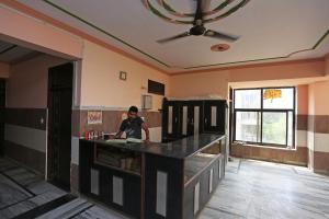 hotel bombay central agra