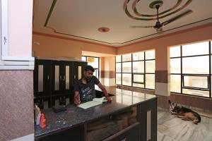 hotel bombay central agra