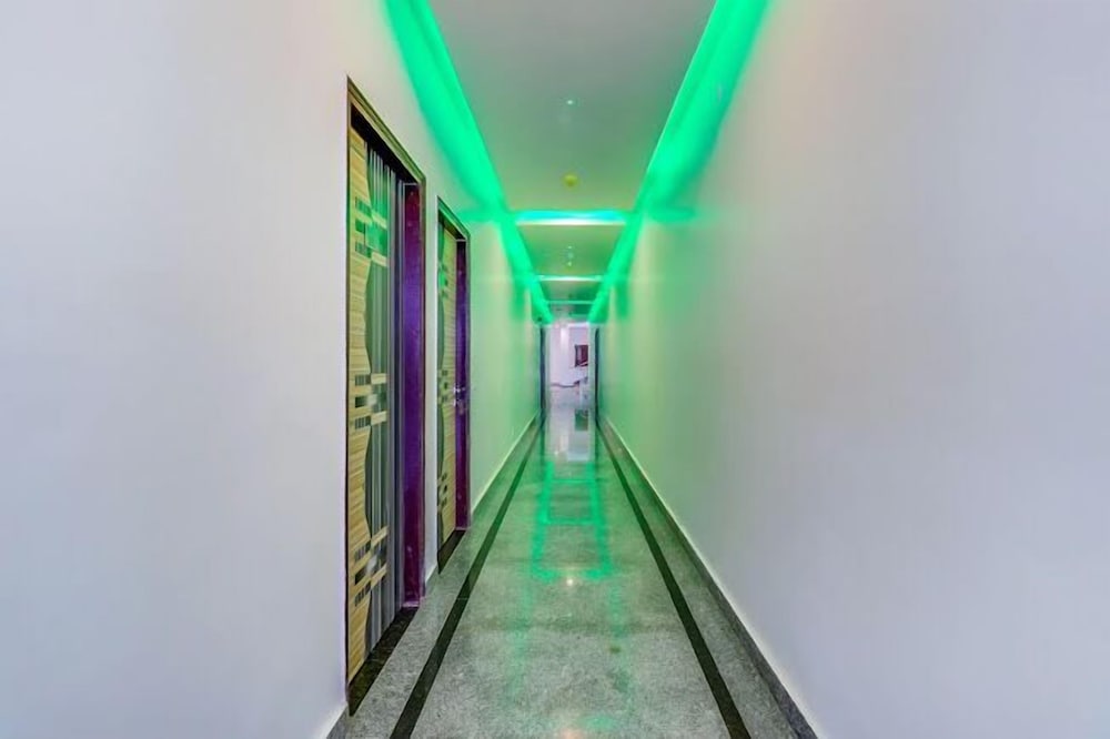 hotel the grand bhavya palace