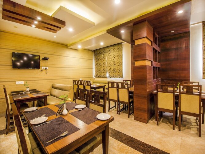 hotel the grand bhavya palace