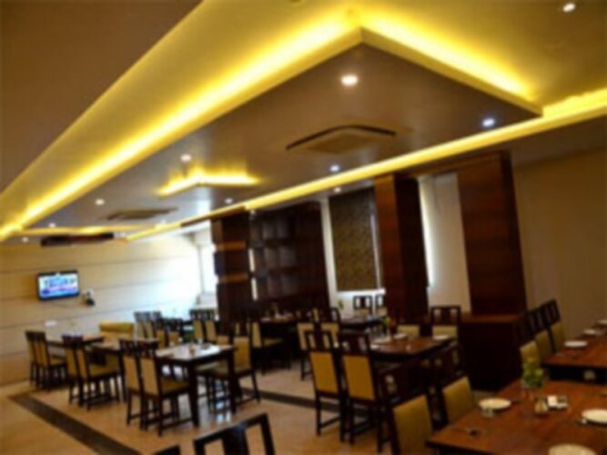 hotel the grand bhavya palace