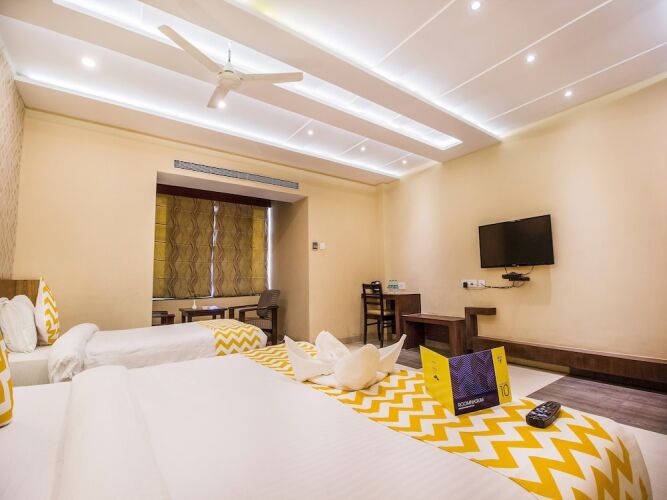 hotel the grand bhavya palace