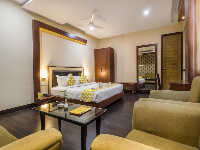 hotel the grand bhavya palace