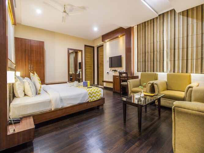 hotel the grand bhavya palace