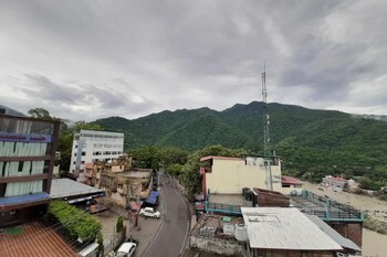 aaravam ganga boutique hotel rishikesh