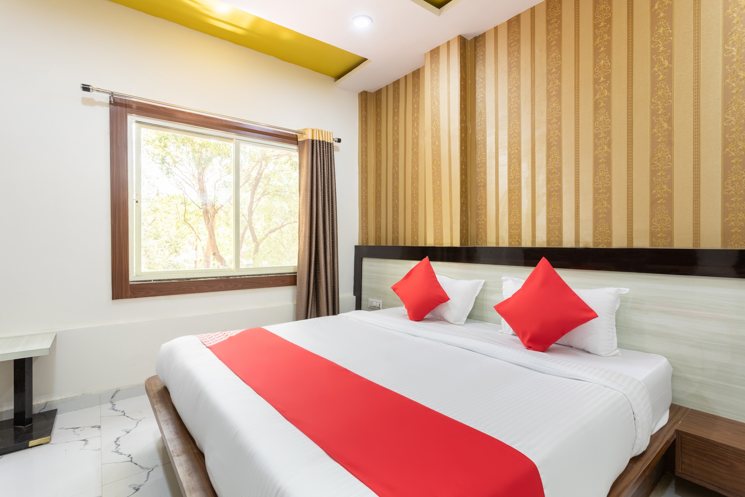 hotel o savitri regency