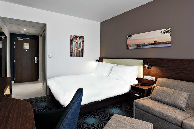 hampton by hilton toulouse airport