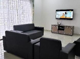 sr home stay at klia