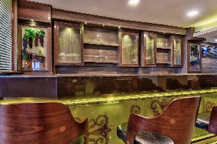 The Royal Castle,,3 star