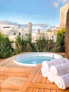 jacob shenkin hotel