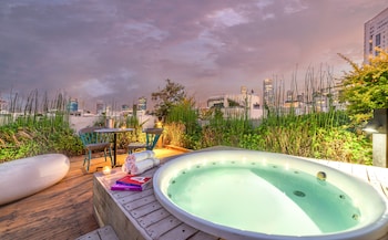 jacob shenkin hotel