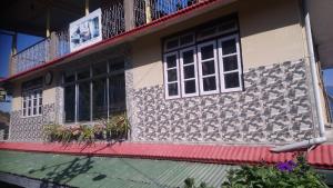 Vamoose Newahang,Kalimpong>>Darjeeling,1 star