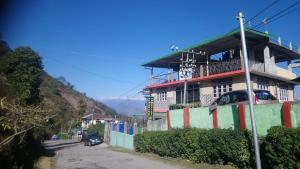 Vamoose Newahang,Kalimpong>>Darjeeling,1 star