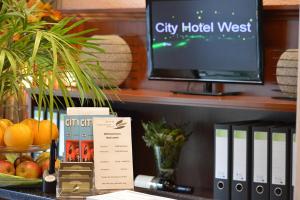 city hotel west