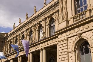the suite hotel garden
