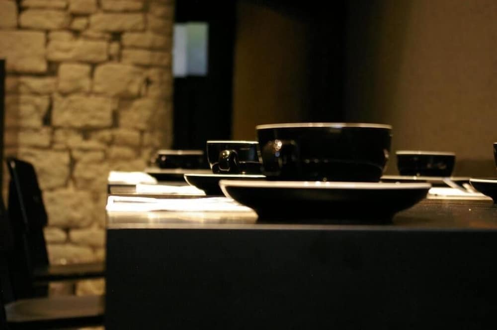 the suite hotel garden