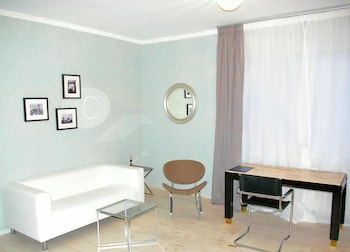 the suite hotel garden