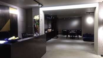 the suite hotel garden