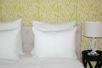 the suite hotel garden