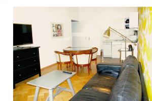 the suite hotel garden