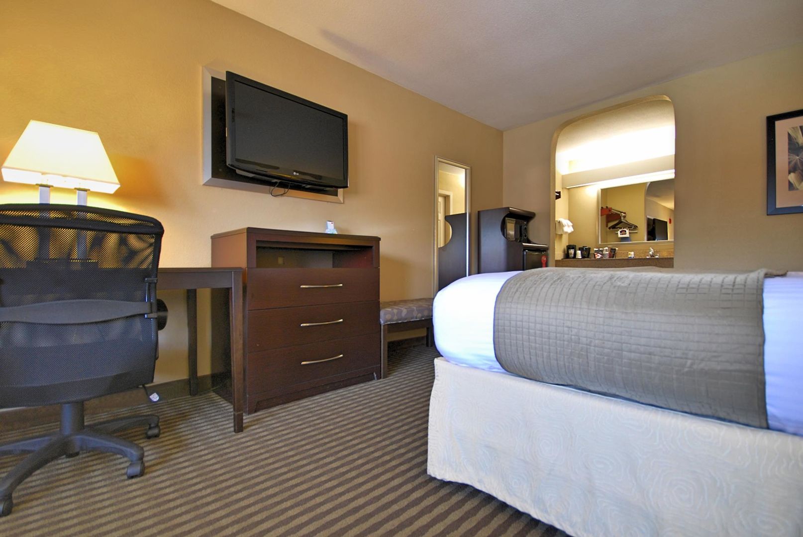best western cedar inn