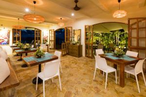 el castillo adults only