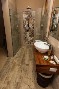 el castillo adults only