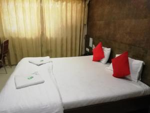 hotel sharada international
