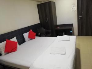 hotel sharada international