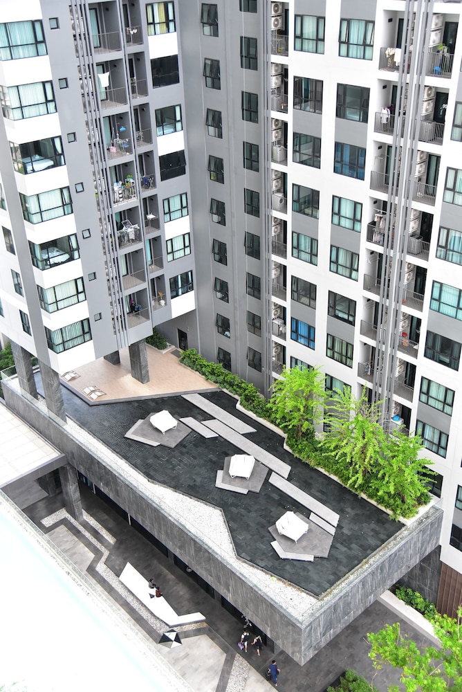 the base central pattaya by arawat