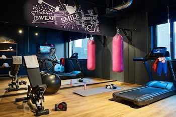 moxy paris charles de gaulle airport