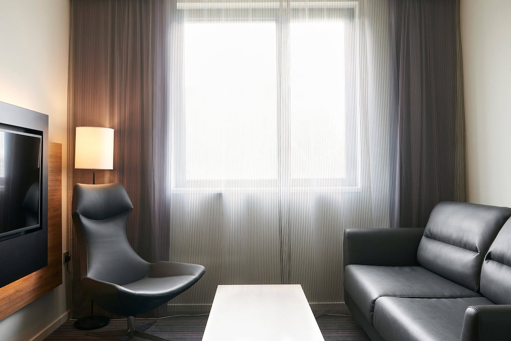 moxy paris charles de gaulle airport