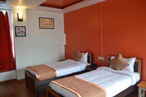 orange homestay
