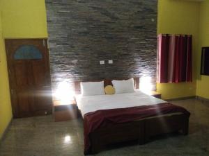 Royale Achaya,Thiruvanmiyur>>Chennai,3 star