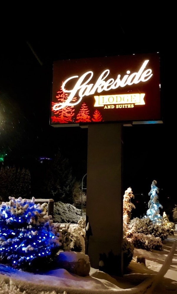 lakeside lodge and suites