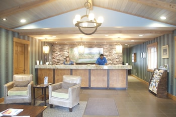 lakeside lodge and suites