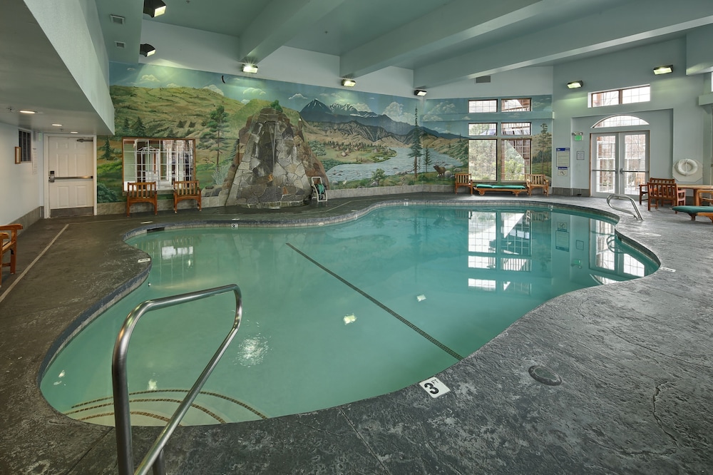 lakeside lodge and suites
