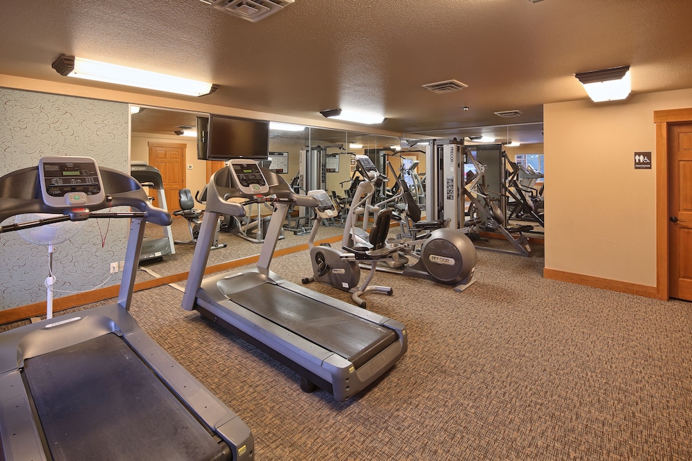 lakeside lodge and suites
