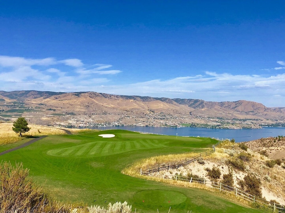 lakeside lodge and suites