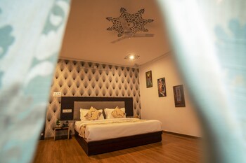 tripli hotels arunoday palace