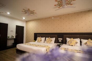 tripli hotels arunoday palace