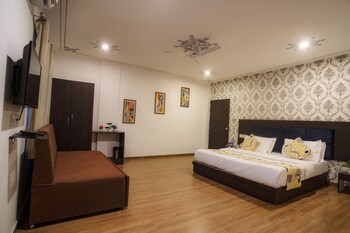 tripli hotels arunoday palace