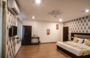 tripli hotels arunoday palace