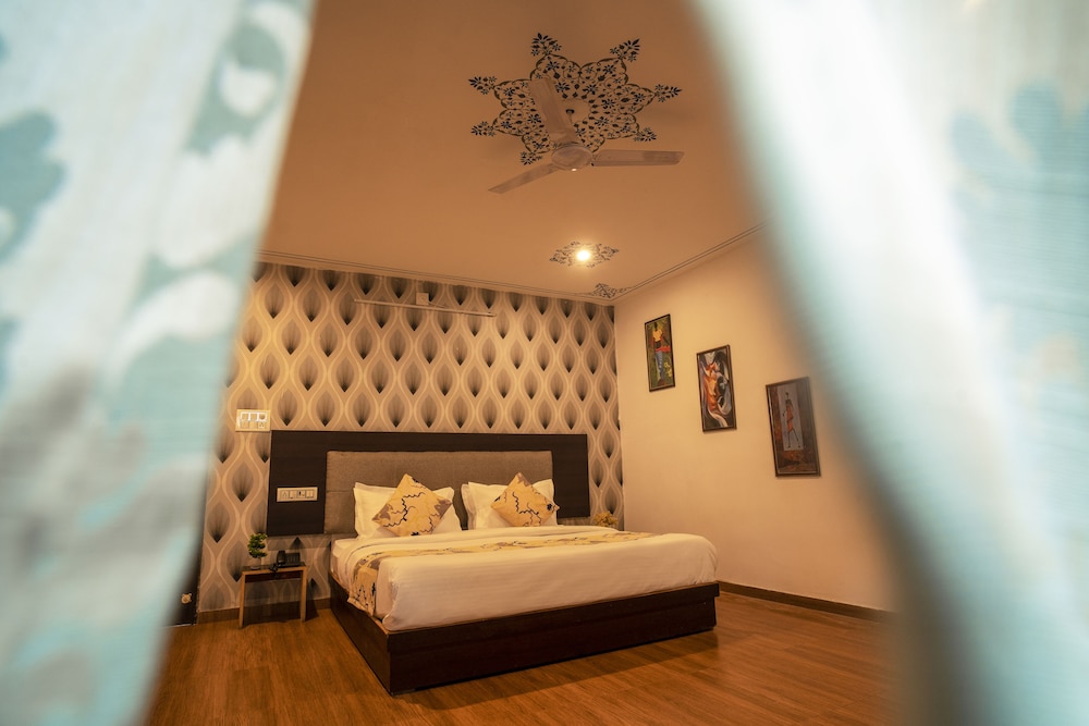 tripli hotels arunoday palace